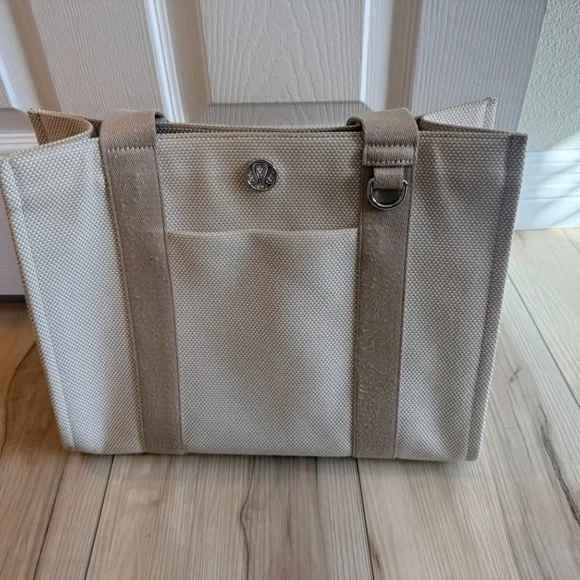 Lululemon Two-Tone Canvas Tote Bag 10L - Picture 3 of 8
